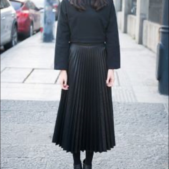 Zara Dresses & Skirts - Zara Satin Pleated Midi Skirt
